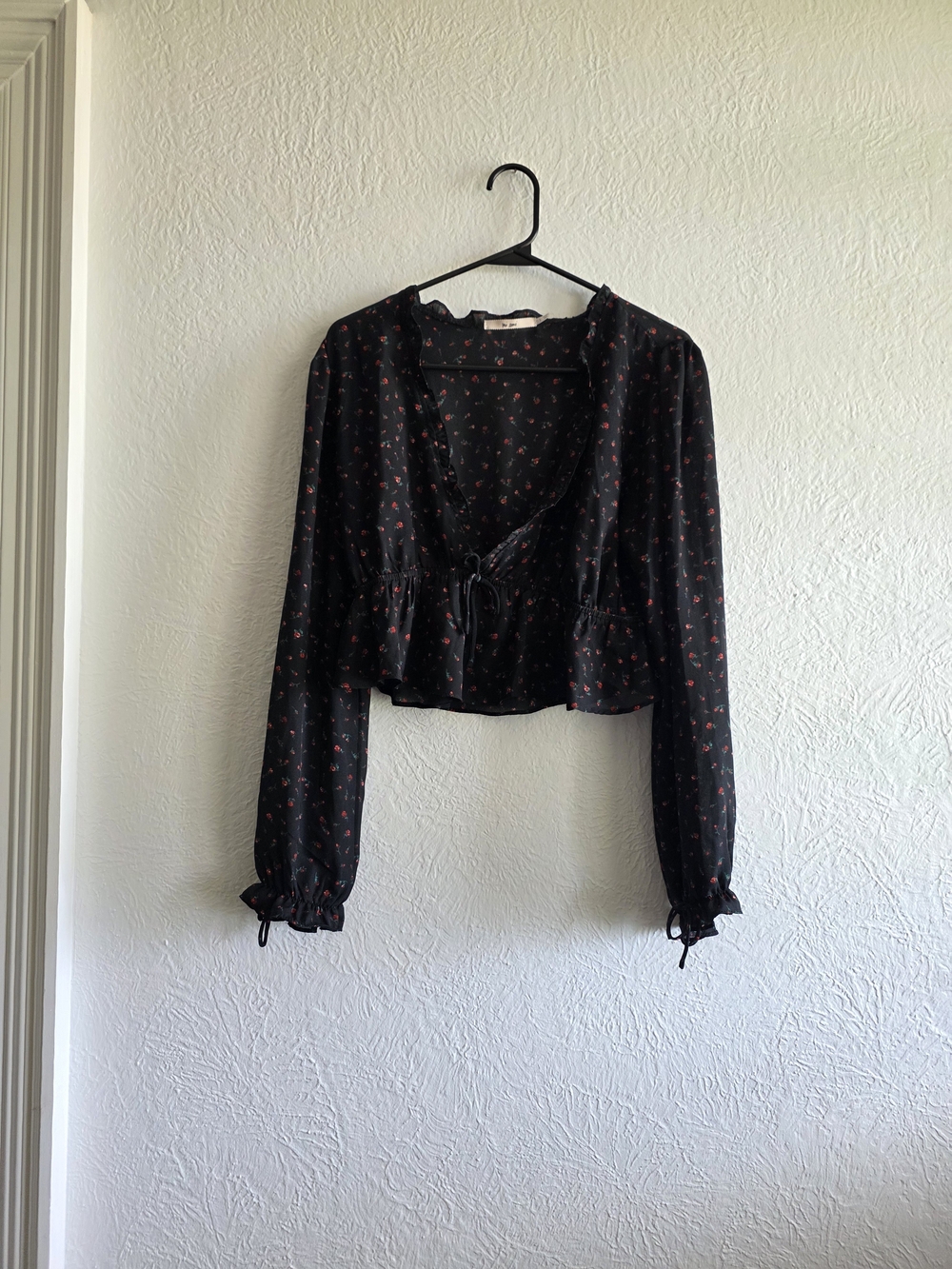 miami Black Crop Blouse with Red Floral Print